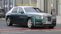 Rolls-Royce Phantom, le foto spia del restyling