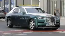 Rolls-Royce Phantom facelift spy photo