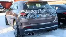 Photos d'espionnage rapprochées de la Mercedes-AMG GLA45 Facelift