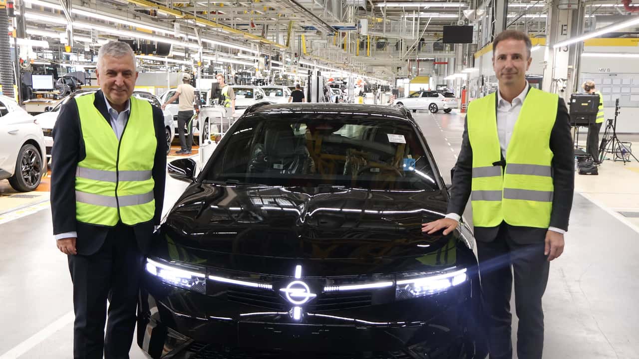 TOFAŞ CEO'su Cengiz Eroldu, Opel'in ana üssünü ziyaret etti