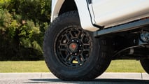 Roush 推出 2027 年式 Super Duty 套件,要價 21,399 美元,動力不變
