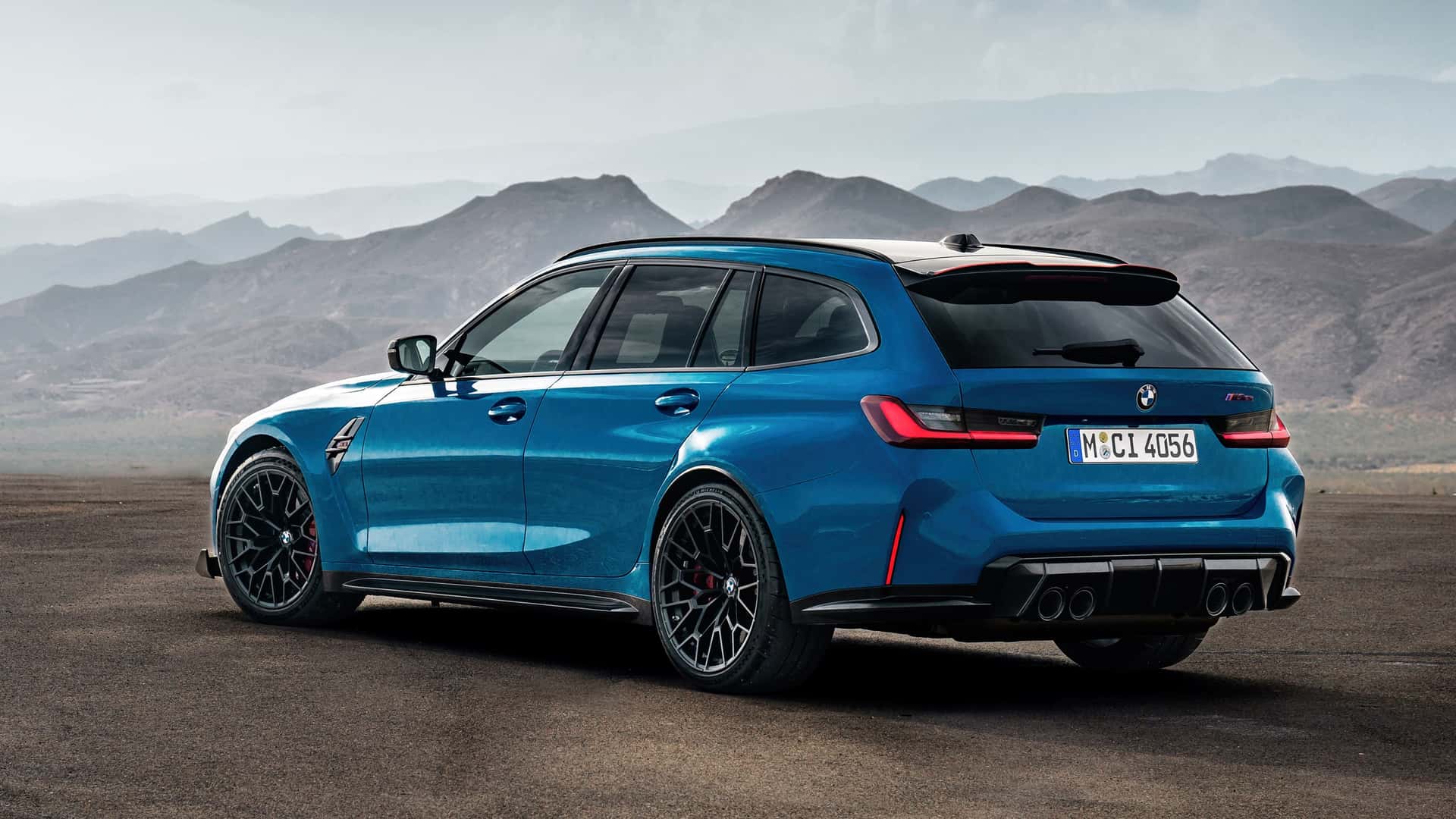 https://cdn.motor1.com/images/mgl/YAg9ej/s1/bmw-m3-cs-touring-2025.jpg