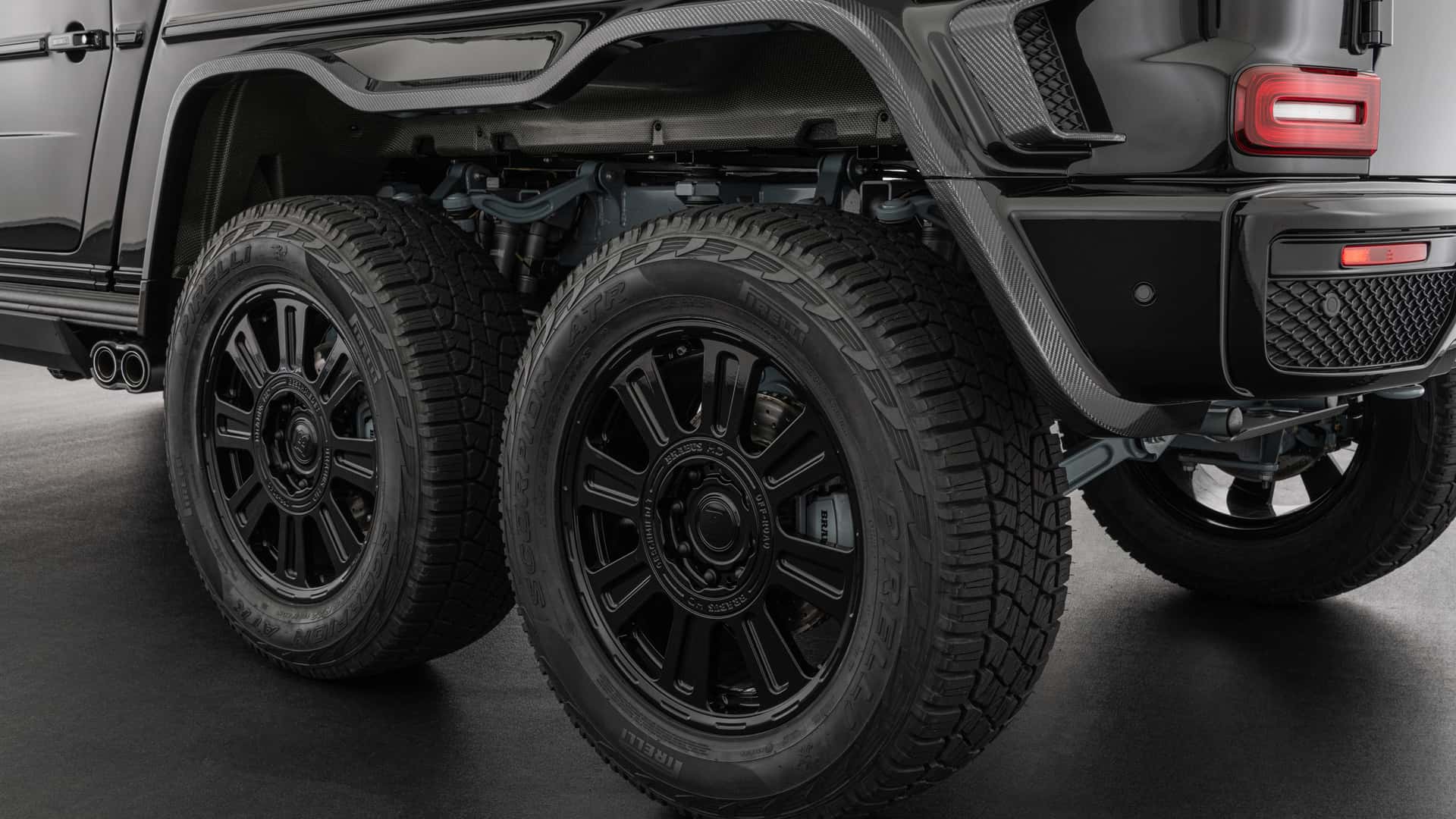 brabus-xlp-900-6x6-superblack-m-amg-g-63_studio-2.jpg