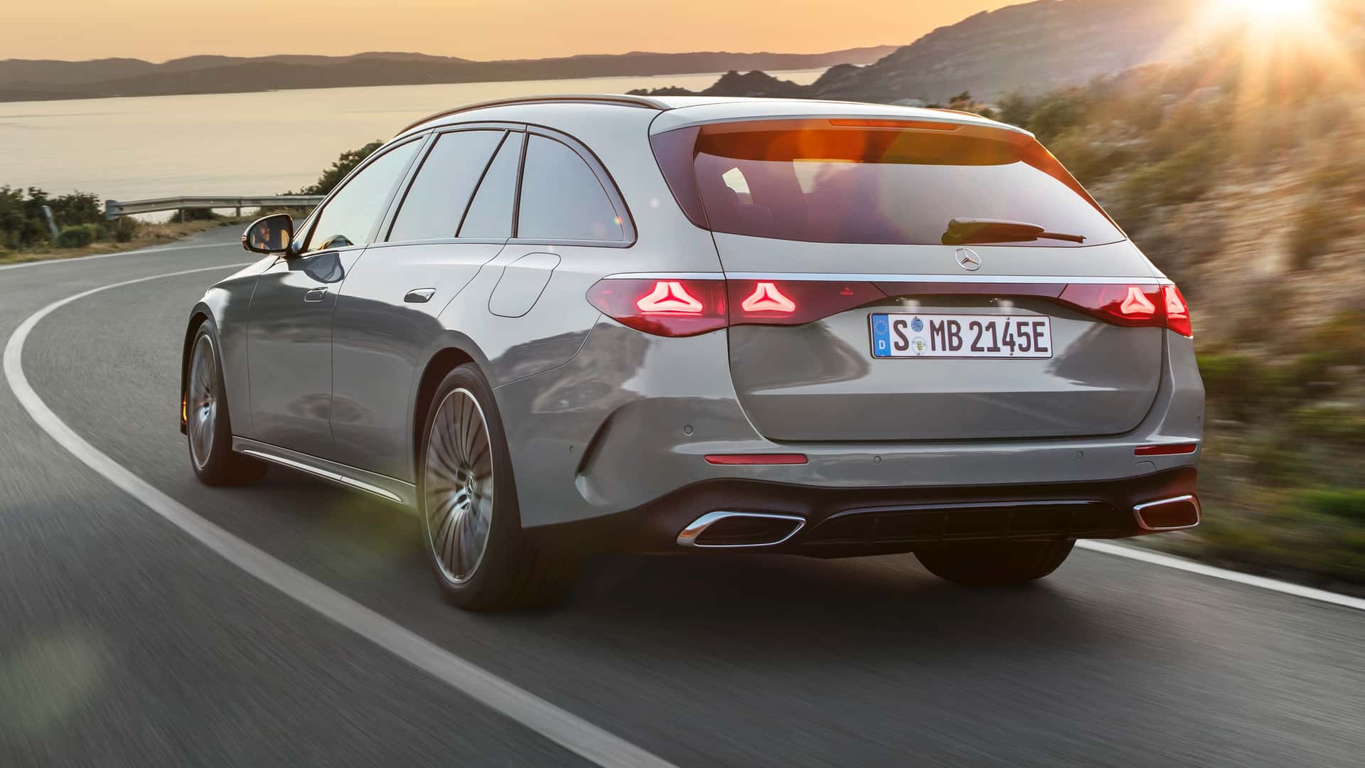 https://cdn.motor1.com/images/mgl/YAlLwe/s1/2024-mercedes-e-class-estate.jpg