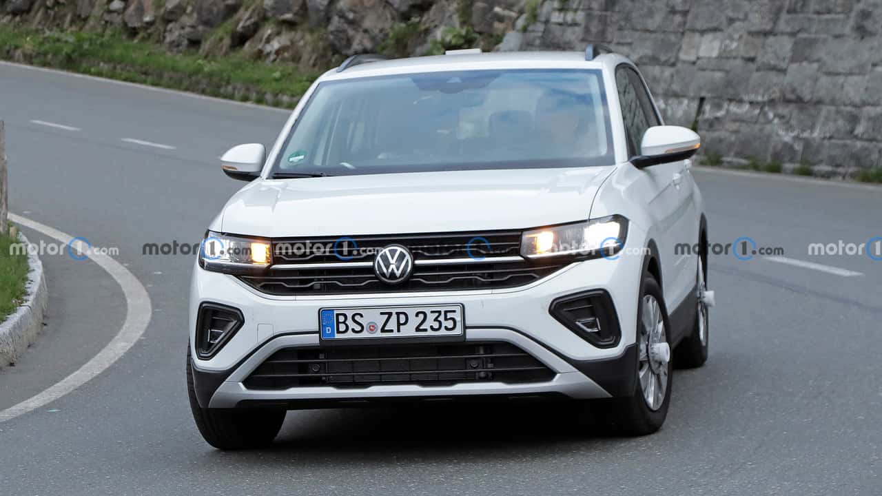 VW T-Cross facelift new spy photo