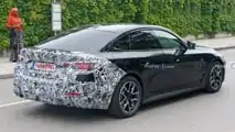 BMW i4, le prime foto spia del restyling