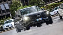 Volvo XC90 vs EX90 (2025): ibrido plug-in vs elettrico