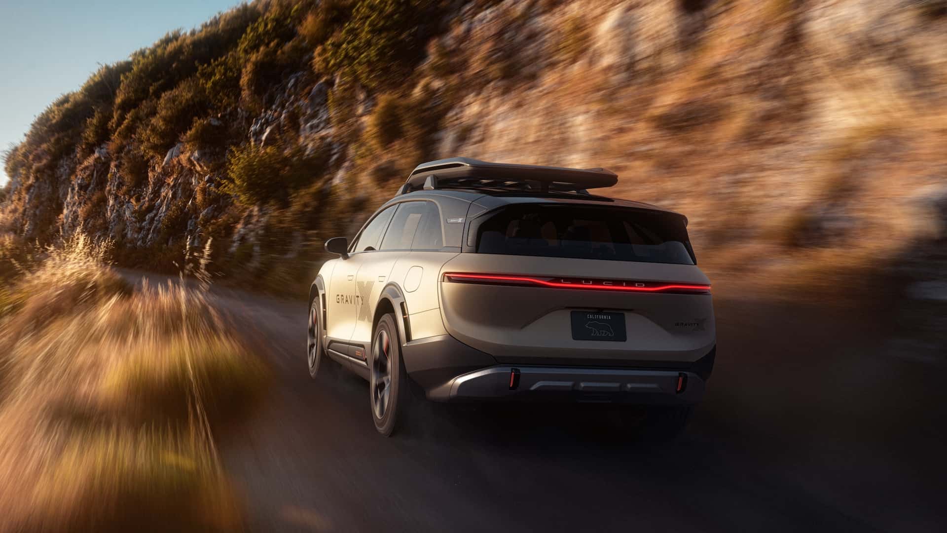 https://cdn.motor1.com/images/mgl/YAqM6w/s1/lucid-gravity-x-concept.jpg