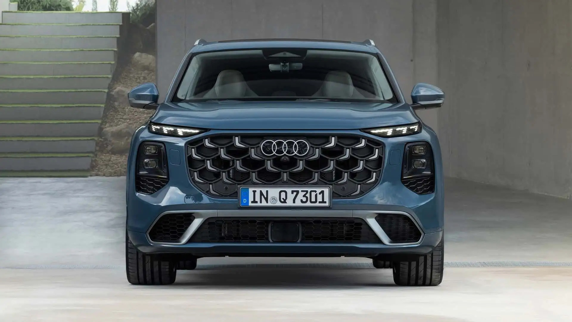 https://cdn.motor1.com/images/mgl/YAz2oe/s1/2027-audi-q7.webp