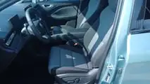 MG4 EV Urban (2026): assentos com estofamento em tecido bicolor