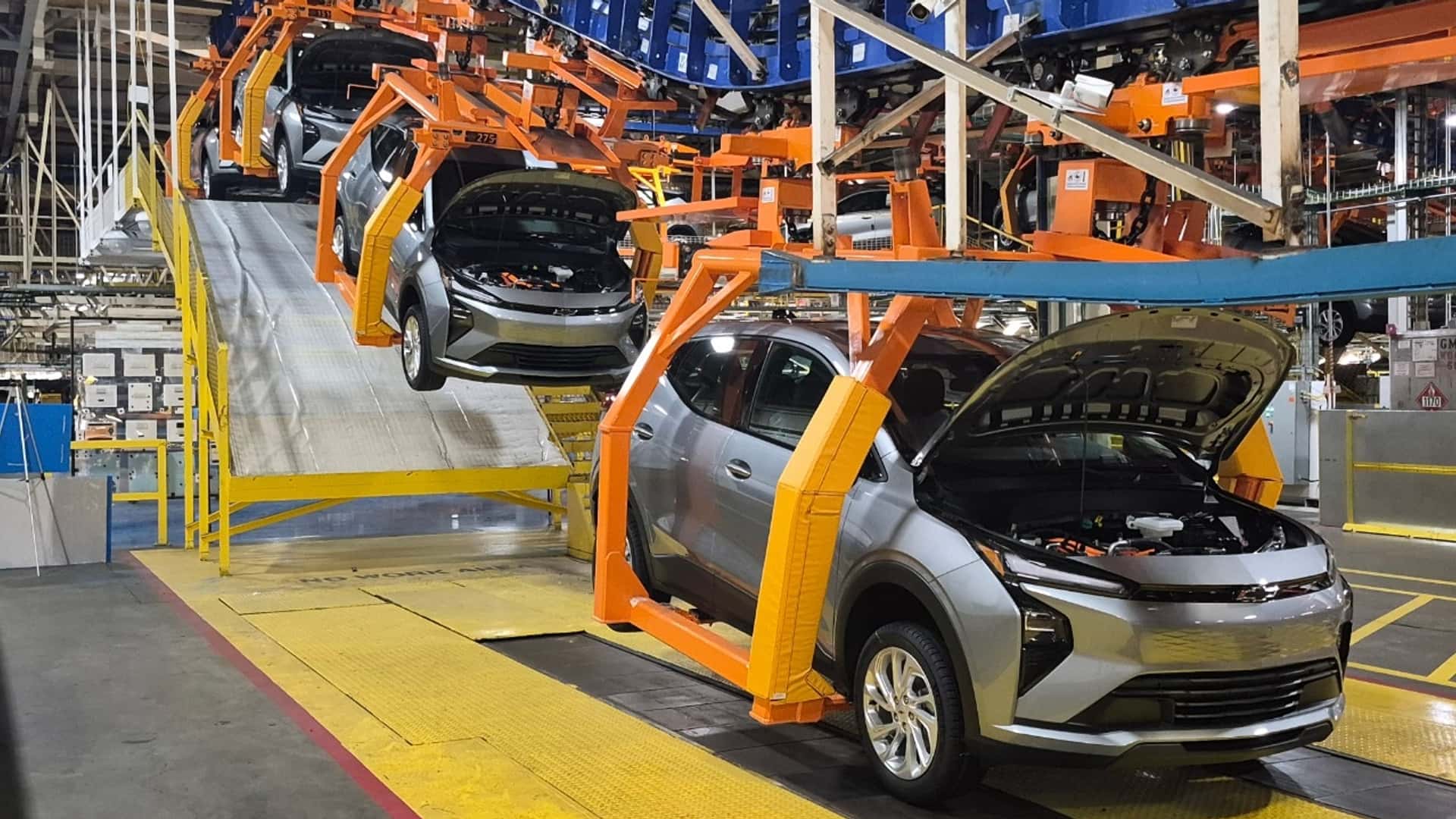 GM Is Building The New Chevy Bolt 30 Cars At A Time. Here Is The Brilliant Reason Why.