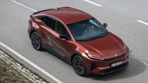 Toyota C-HR+ (2026): Das Exterieur in Metal Oxide Metallic