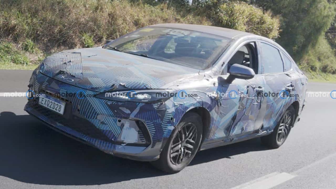 Novo BYD King reestilizado aparece em testes no Brasil e será flex