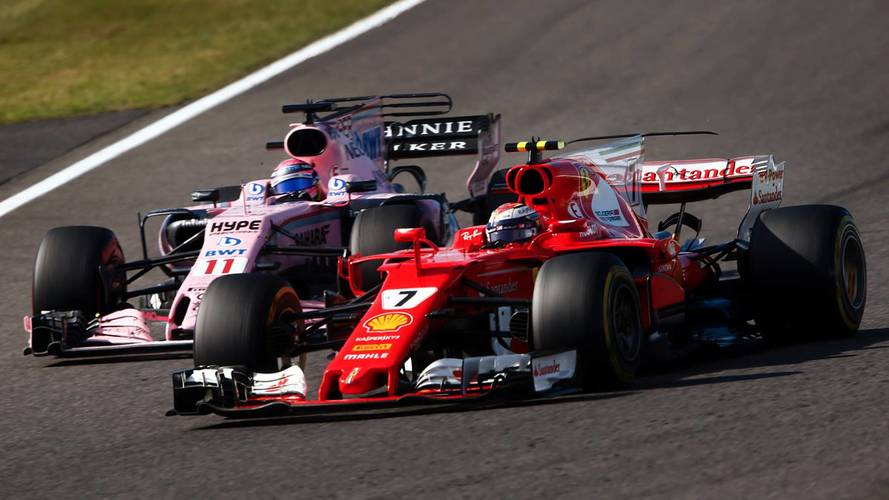 Kimi Raikkonen, Ferrari SF70H, dépasse Sergio Perez, Sahara Force India F1 VJM10
