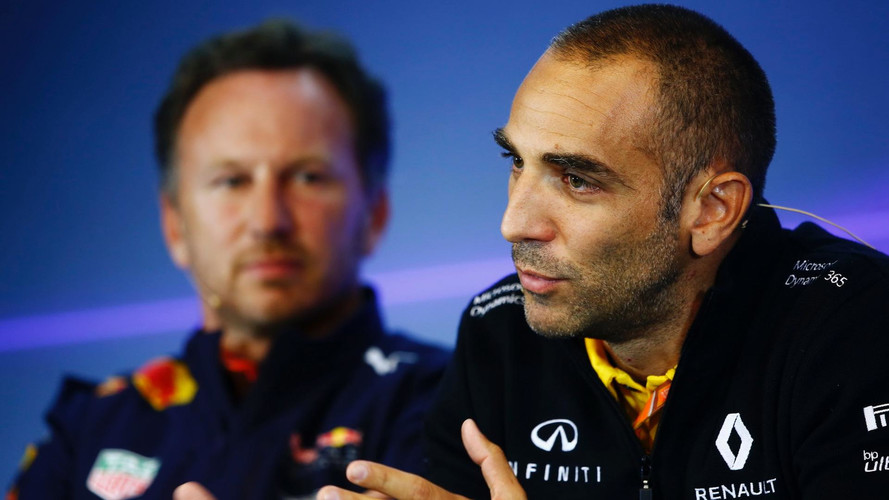 Christian Horner, director del equipo, Red Bull Racing, Cyril Abiteboul, Director General de Renault Sport F1 Team, en la Conferencia de prensa FIA