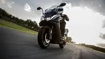 KYMCO AK 550