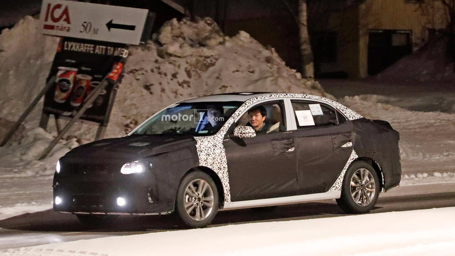 Hyundai Celesta ve Kia casus fotoğrafları