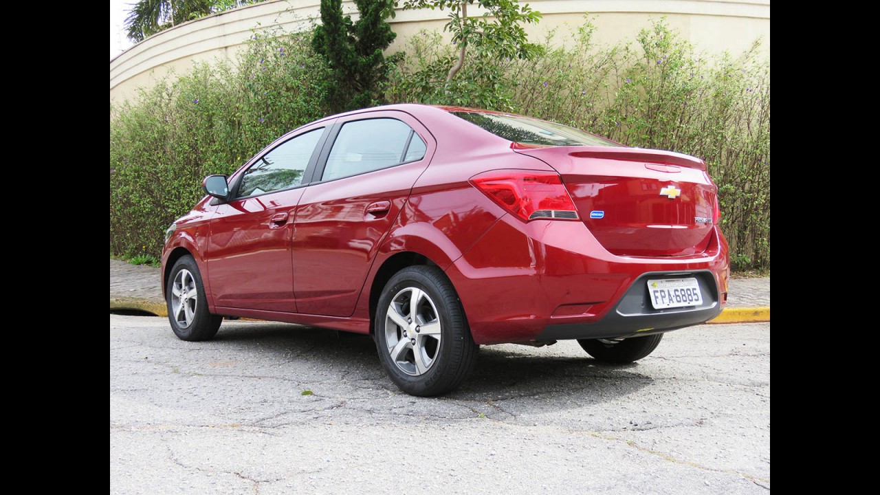 Teste CARPLACE: Novo Prisma LTZ 1.4 desafia a teoria do cobertor curto