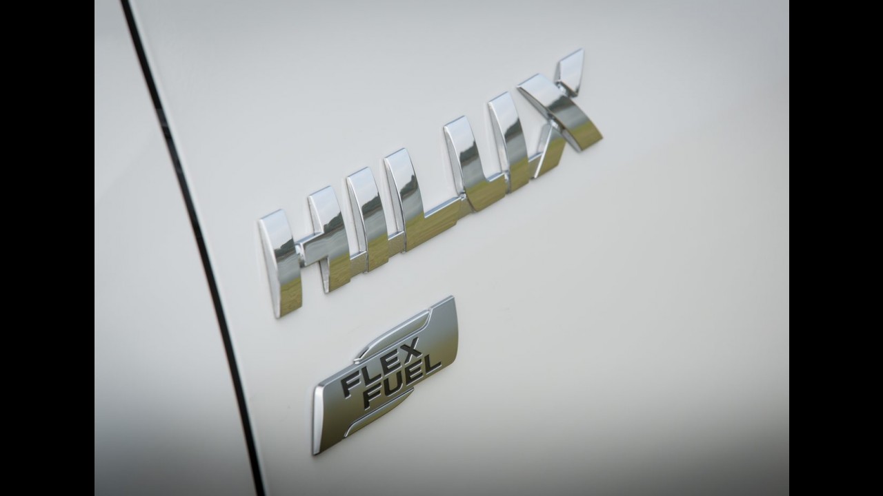 Volta rápida: Hilux Flex ganha câmbio AT de seis marchas, mas tropeça no consumo