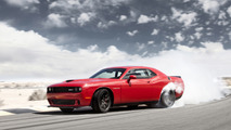 VIDÉO - Dodge Challenger contre Corvette C6