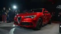 Alfa Romeo Stelvio: LA 2016