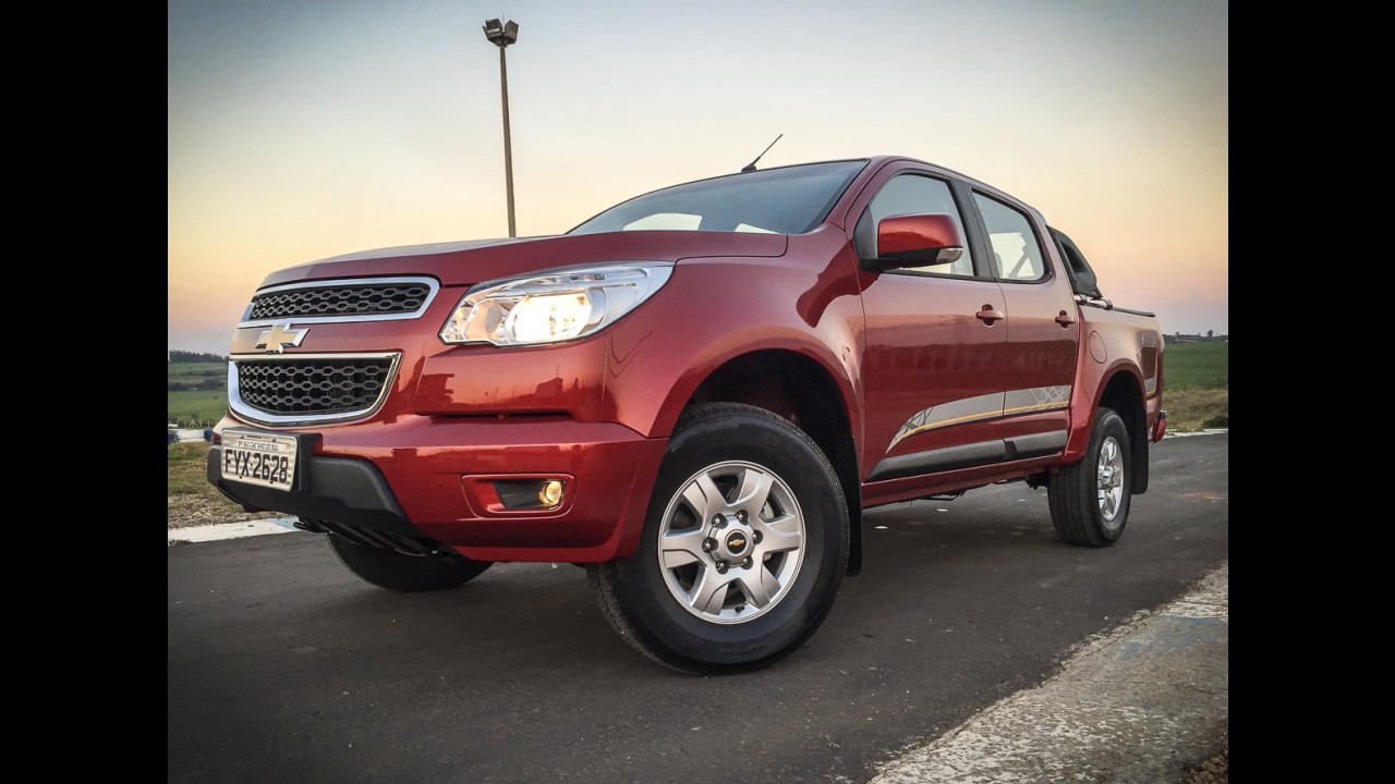 Vendas 1ª quinzena: Renegade passa HR-V pela primeira vez; Prisma é 4º