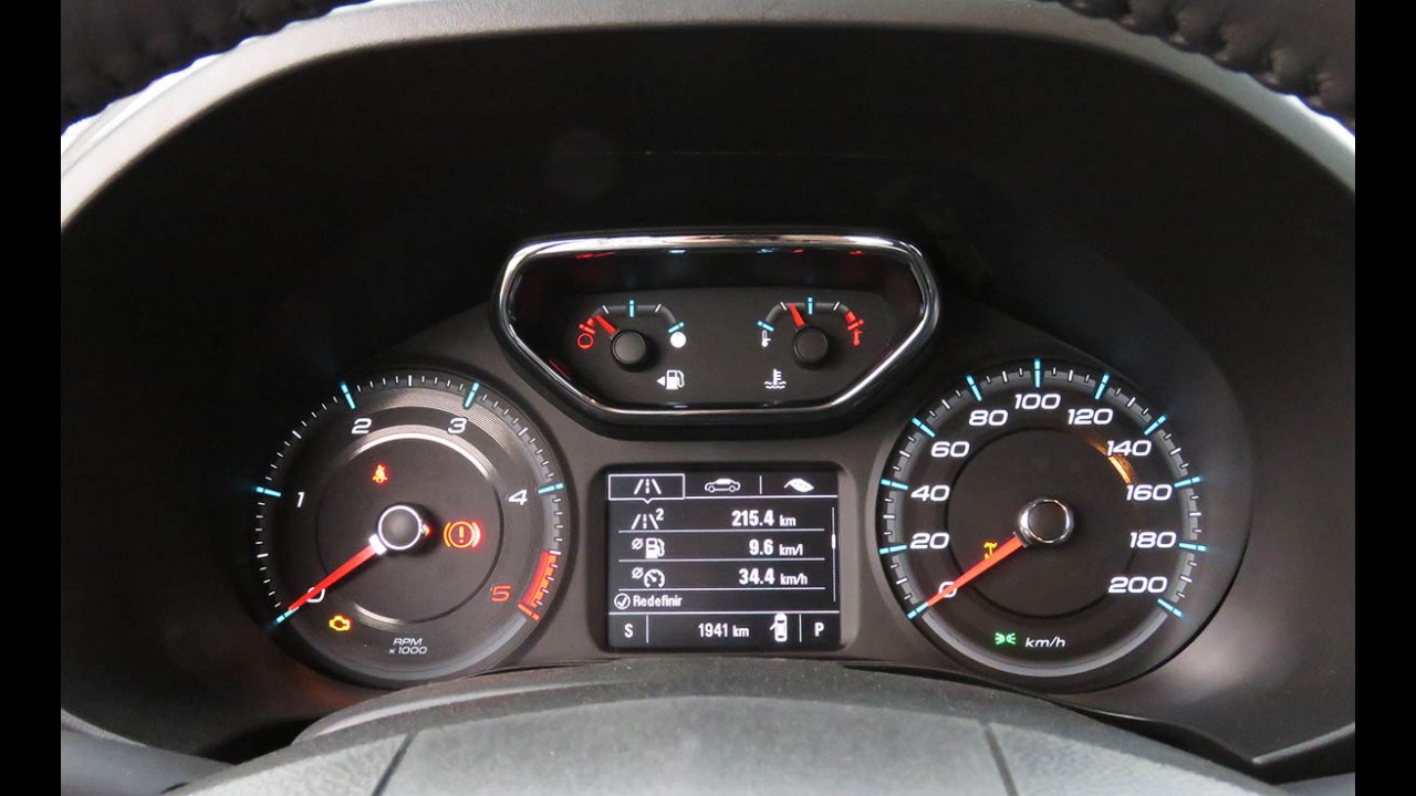 Teste CARPLACE: Novas GM S10 e Ford Ranger 2017 disputam clássico do interior
