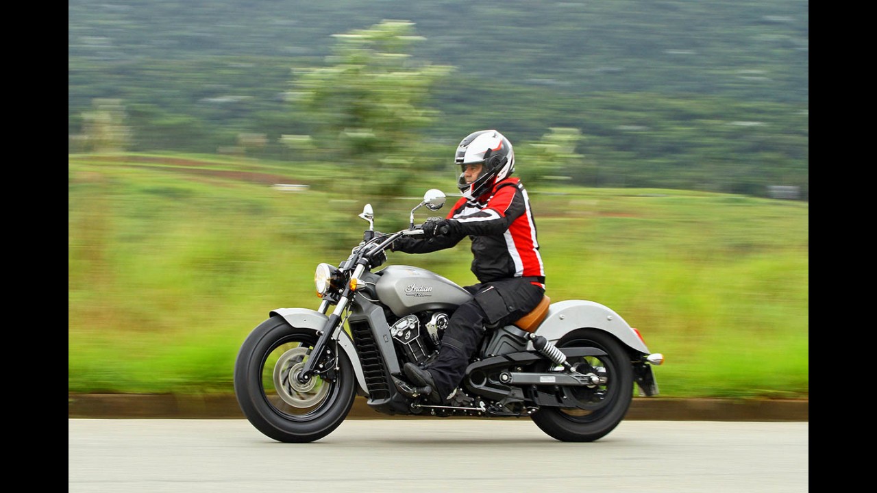 Duelo ianque: a esportividade da Indian Scout ou a tradição da Harley Forty-Eigth?
