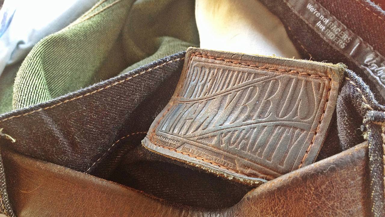 The only external branding is this leather tag.