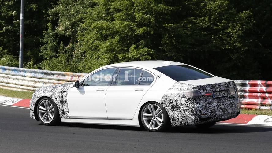 BMW 7 Series facelift spy phot