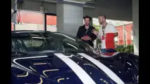 Keanu Reevs in visita alla Ferrari