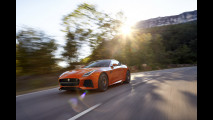 Jaguar F-Type SVR Coupé