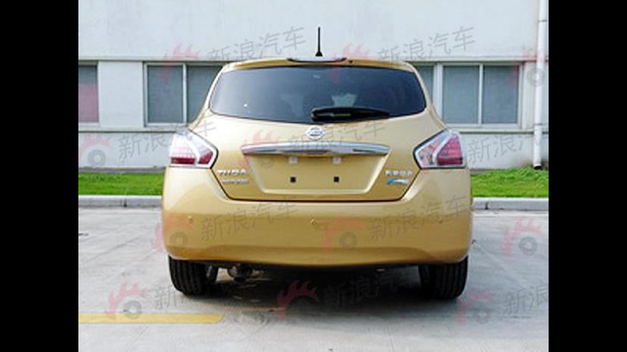 Novo Nissan Tiida 2012 é flagrado por completo sem camuflagem