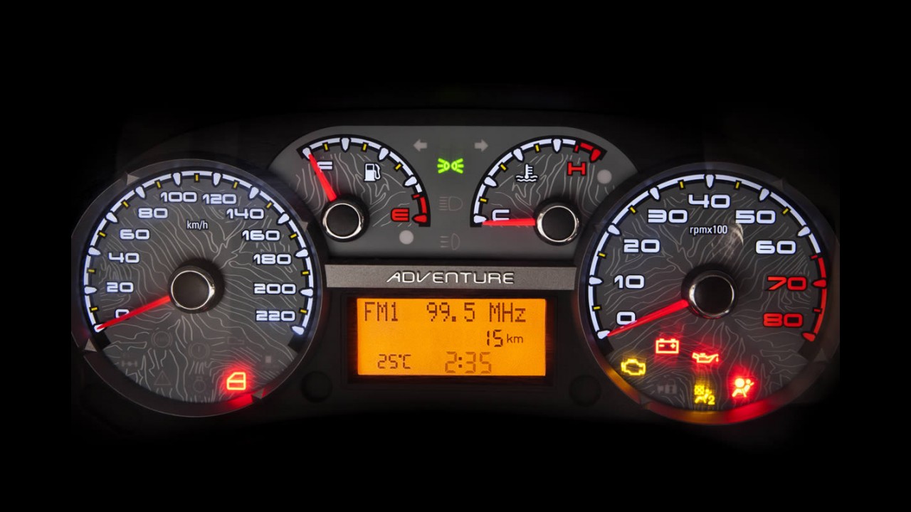 Fiat Palio Weekend 2013 recebe mudanças visuais e internas - Preço inicial é de R$ 41.490