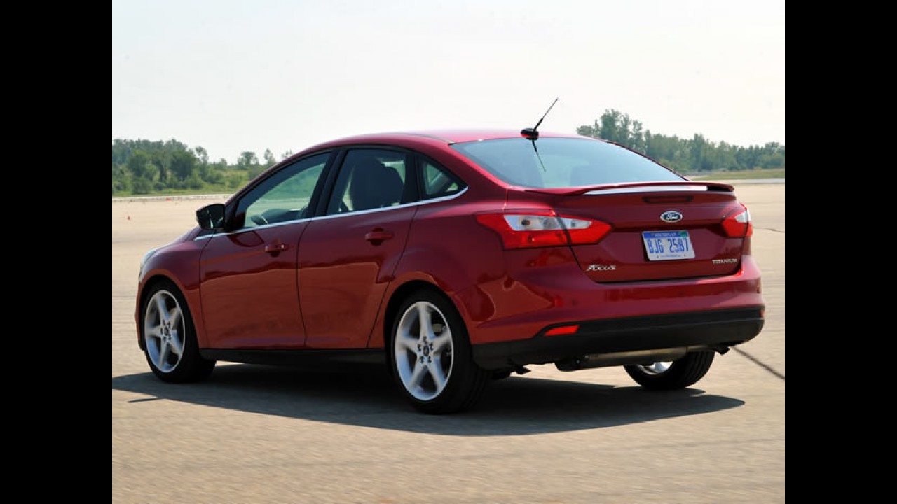 Ford Focus recebe cinco estrelas nos testes de segurança do NHTSA