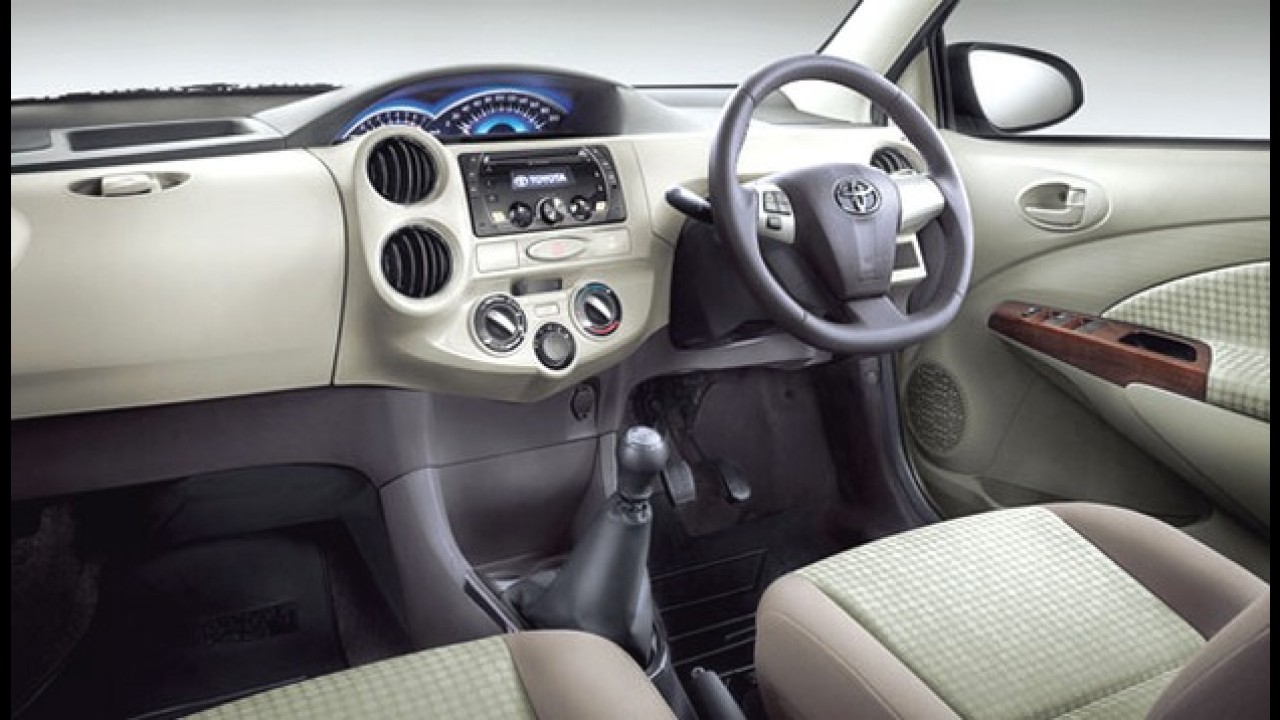Toyota Etios 2013 ganha retoque visual na Índia