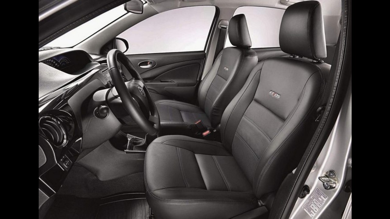 Toyota Etios ganha edição Platinum nas versões hatch e sedã
