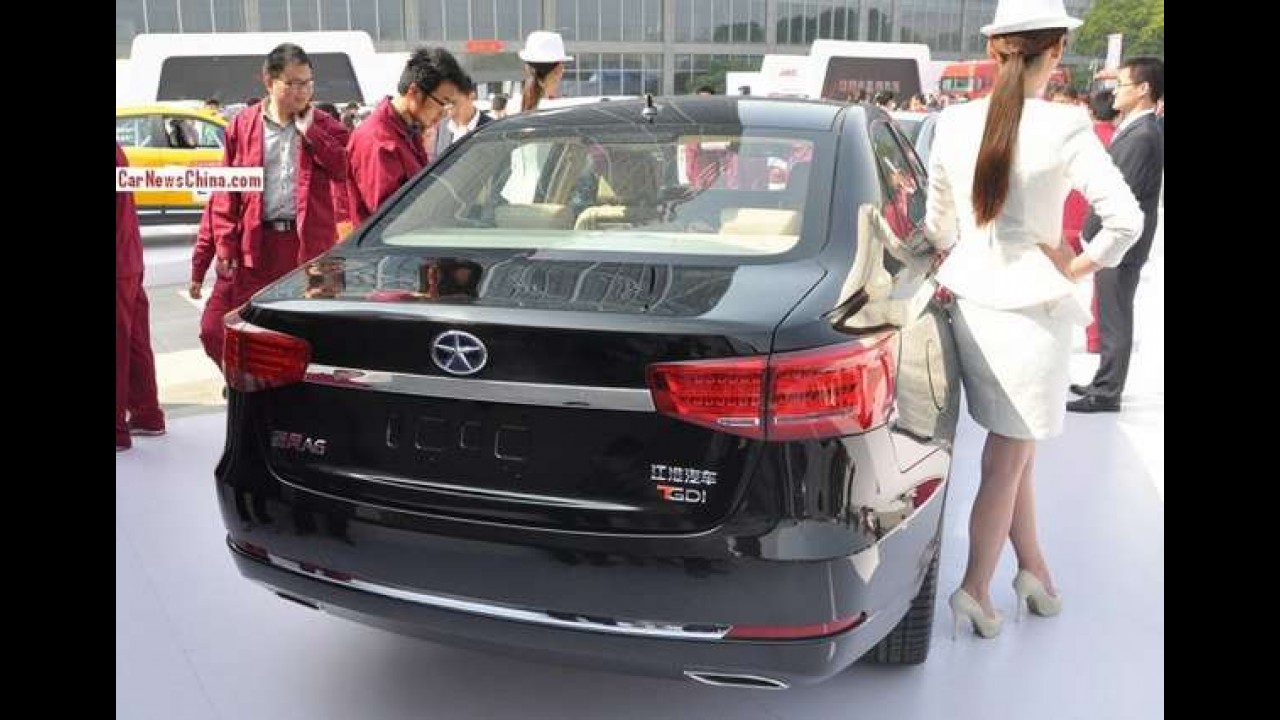 JAC Refine A6 é o chinês com inspiração alemã - até no nome