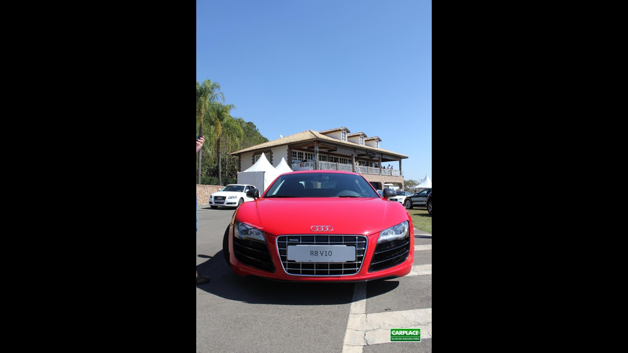 Audi R8 5.2 FSI V10 quattro: Andamos a mais de 200 km/h com o superesportivo