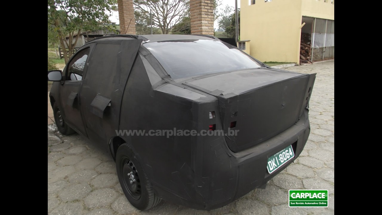 Novo Fiat Siena: Leitor flagra novo sedan camuflado - Veja fotos também do interior