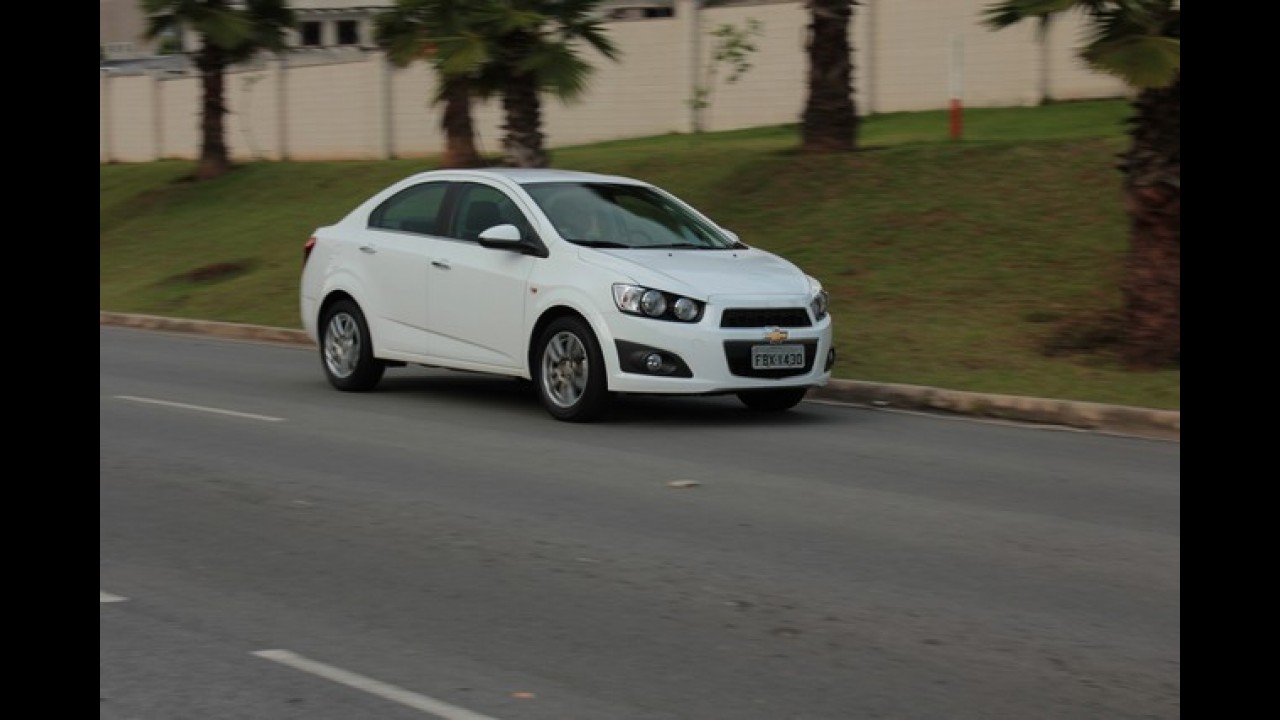 Teste CARPLACE: Linea baixa a bola e chama Sonic para a briga
