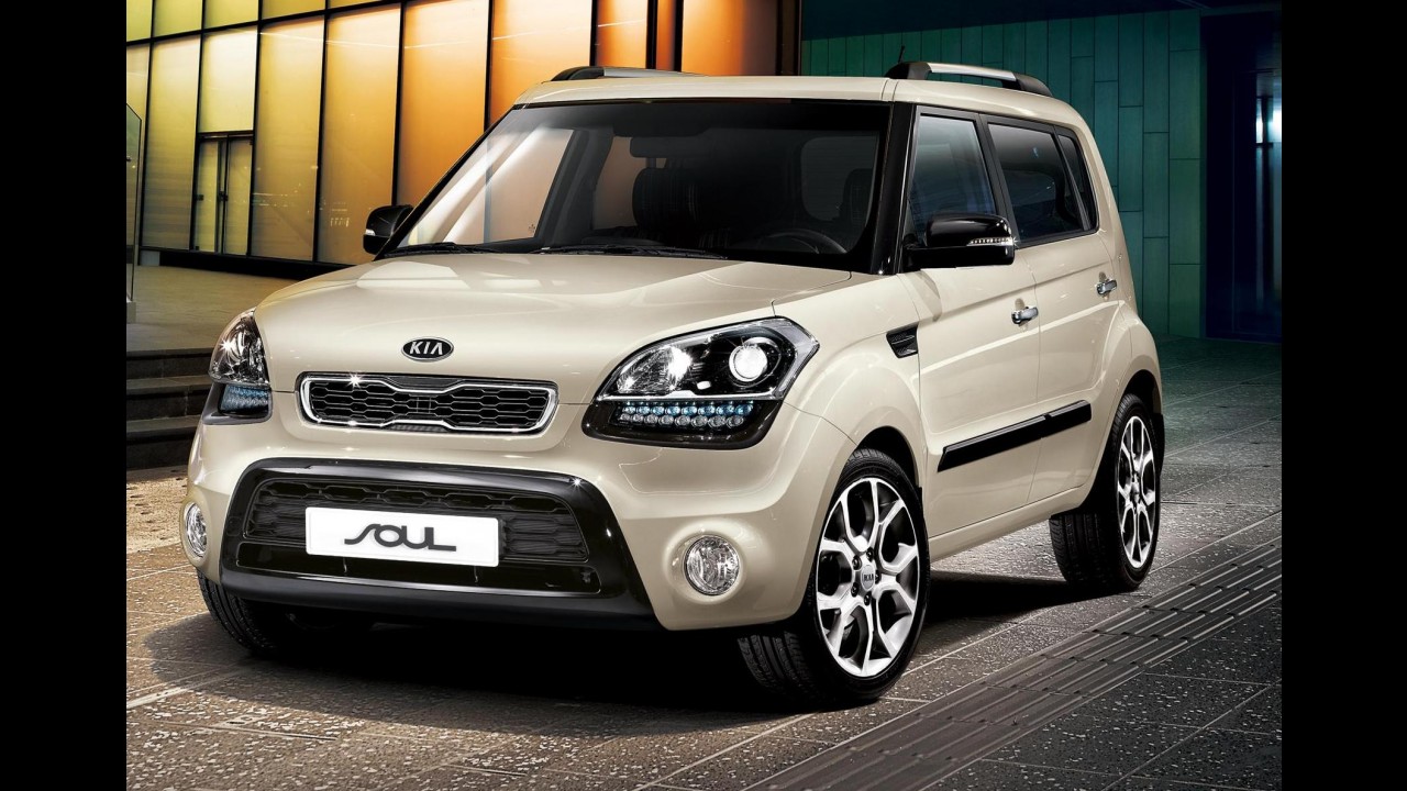 HATCHES MÉDIOS, resultados de abril: Focus lidera e Peugeot 308 chega ao top 5