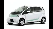 Prime foto della Mitsubishi i MiEV di serie