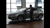 Nuova Opel Astra workshop