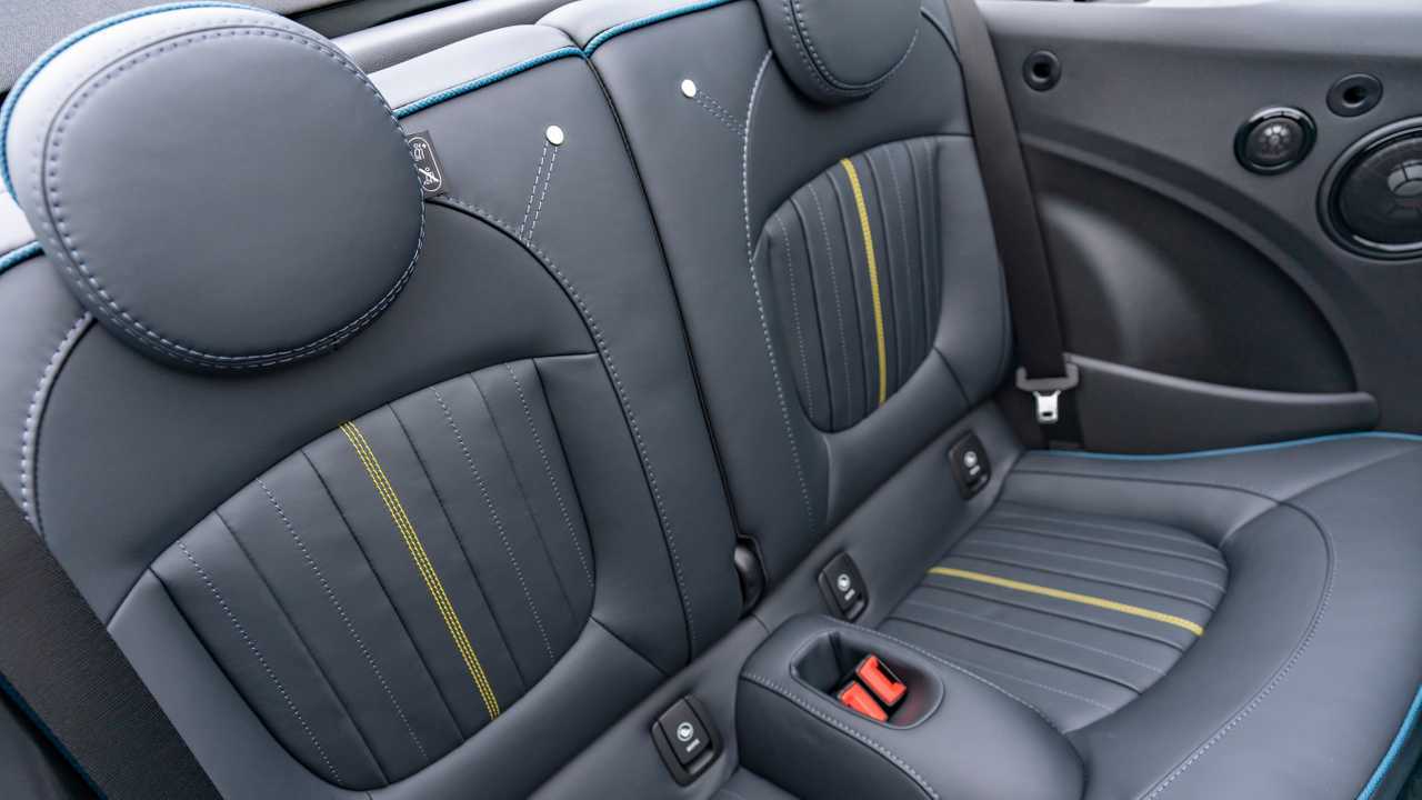 Mini Cabrio Sidewalk (2020)