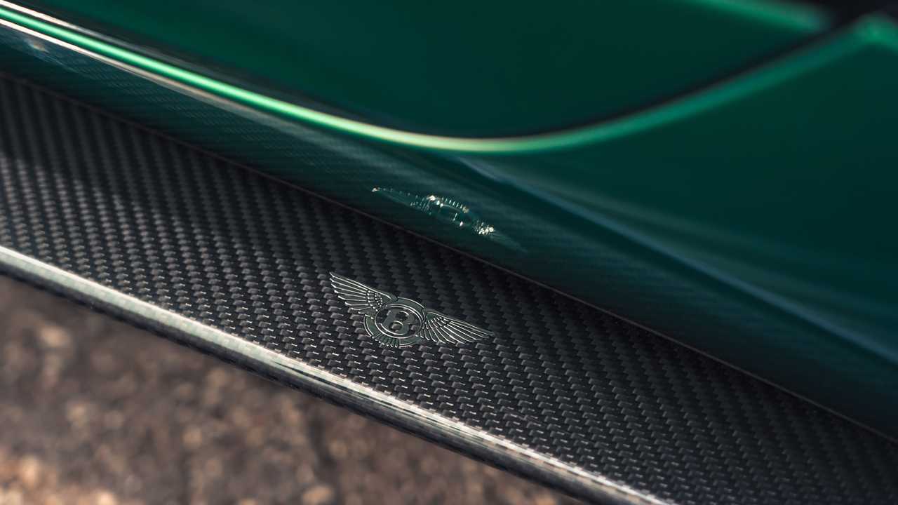2020 Bentley Flying Spur Styling Specification Rocker Panel