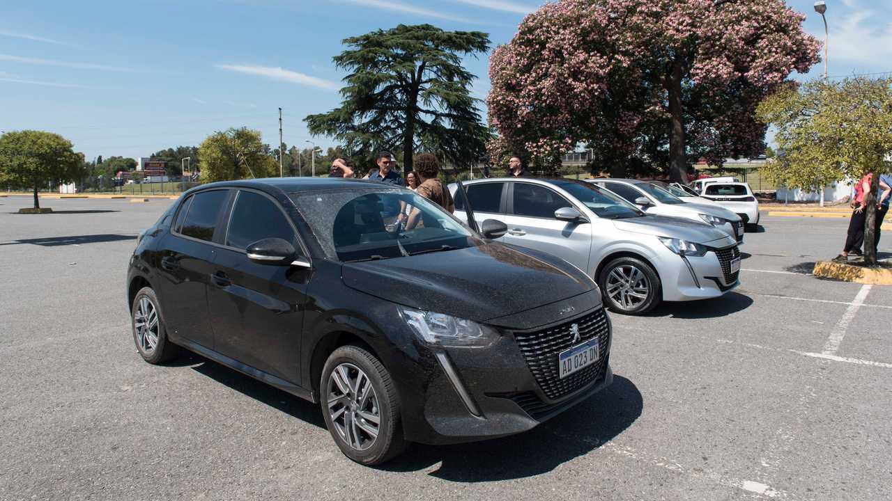 Peugeot 208 (pré-série na Argentina)