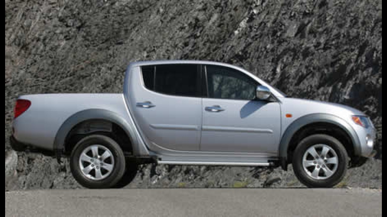 Nova Mitsubish L200 Triton muda para competir com a Toyota Hilux