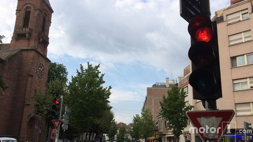 Feu rouge en ville