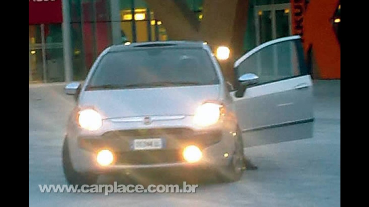 Fiat divulga primeiro teaser do Novo Punto Evo - Modelo foi flagrado novamente